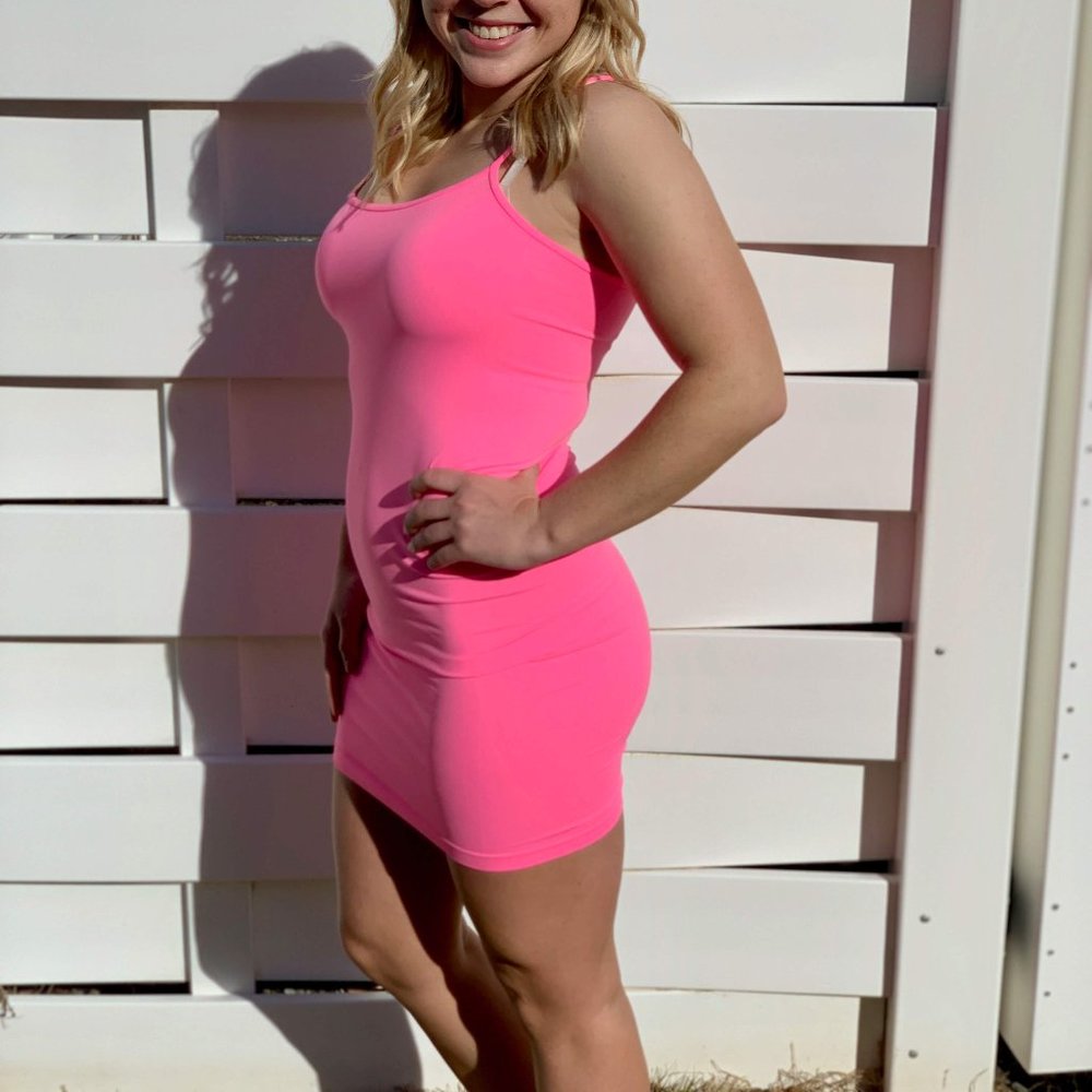 Seamless Dress - Neon Pink